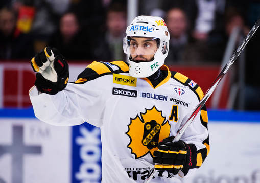 Pierre-Edouard Bellemare, Skellefteå, med sitt skydd för