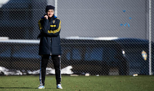 Pia Sundhage, förbundskapten, Sverige