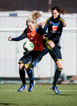 Närkamp mellan Lisa Dahlkvist och Lotta Schelin, Sverige