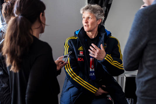 Pia Sundhage, förbundskapten, Sverige