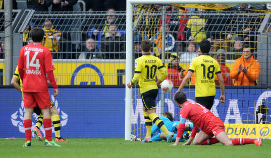 2 Tor v.l. Jan Moravek, Torschuetze Robert Lewandowski
