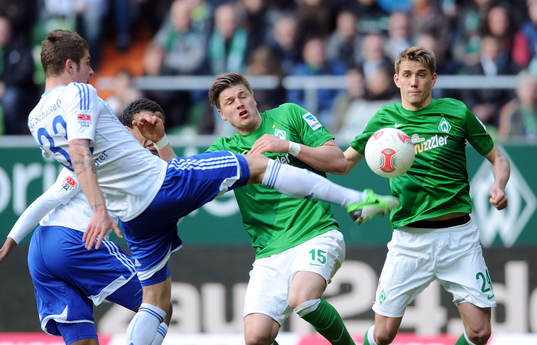 v.l. Roman Neustaedter (Schalke), Sebastian Proedl, Nils