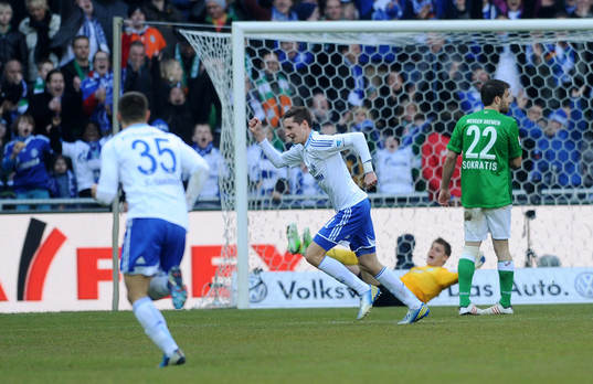 0:1 Jubel v.l. Sead Kolasinac, Torschuetze Julian Draxler