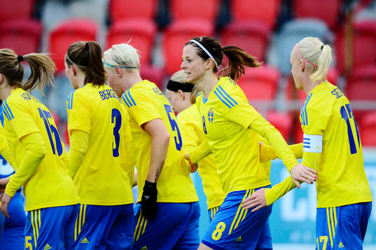 Lotta Schelin, Sverige gör 1-0