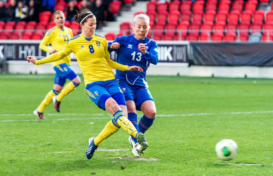 Lotta Schelin, Sverige, gör 2-0