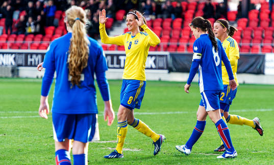 Lotta Schelin, Sverige, jublar
