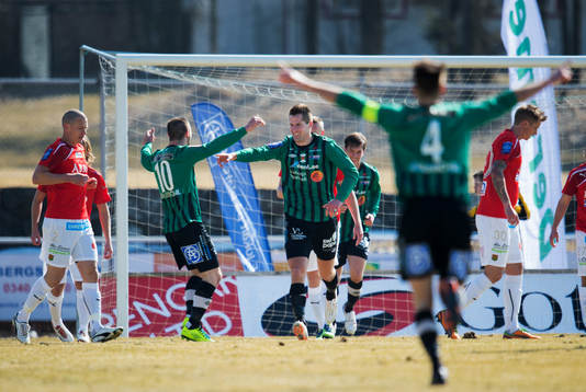 Bläddra bland fler bilder av Fotboll, Superettan, Varberg - Gais