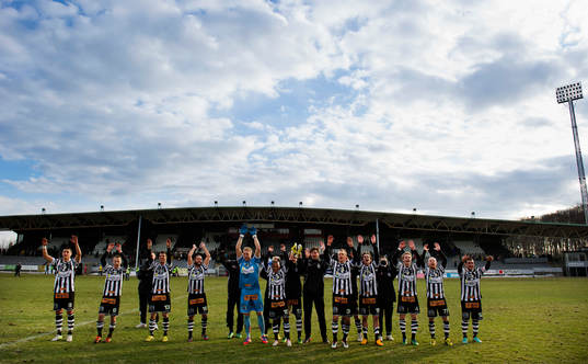 Bläddra bland fler bilder av Fotboll, Superettan, Landskrona BOIS - Degerfors