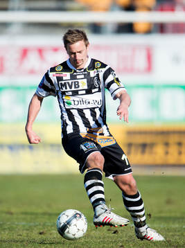 Fredrik Olsson, Landskrona BOIS, passar med en utsida