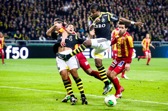 Celso Borges, AIK dras ned och Kennedy Igboananike, AIK