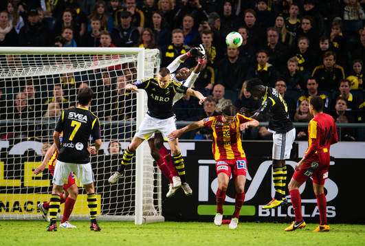 Alexander Milosevic, AIK, oroar framför Dwayne Miller,