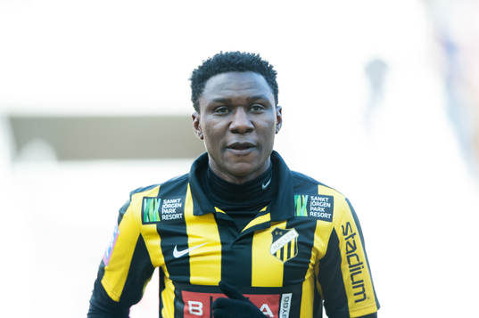 Dominic Chatto, Häcken