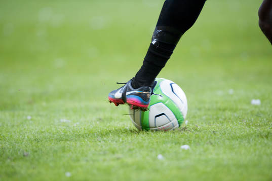 Dribbling, bollbehandling, fot, fotbollssko, fotboll,
