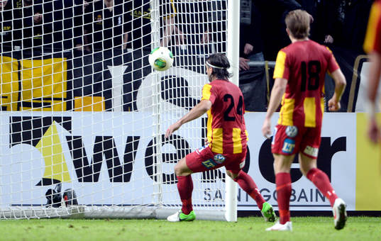 Haris Skenderovic, Syrianska rensar undan bollen på