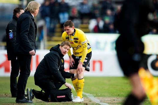Jon Jönsson, Elfsborg, går ut skadad