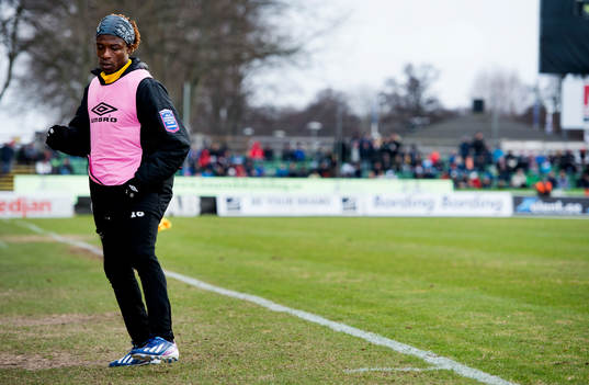 Mohamed Bangura, Elfsborg, börjar på bänken och värmer