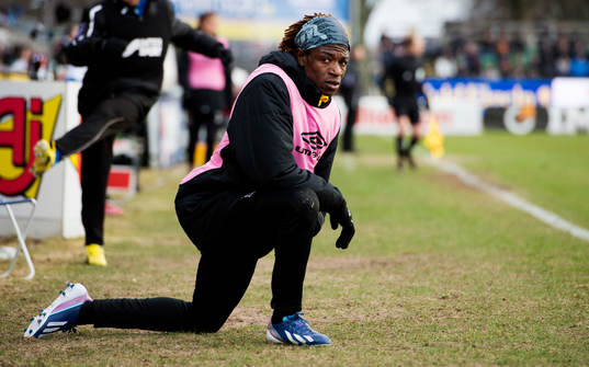 Mohamed Bangura, Elfsborg, börjar på bänken och värmer