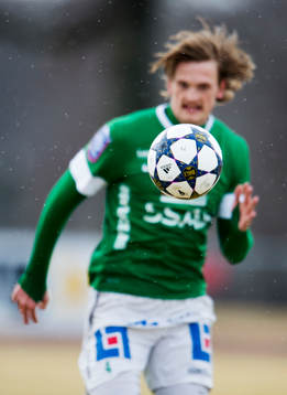 Peter Nilsson, Brage, jagar en boll.g