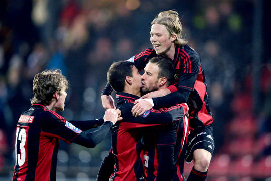 Brommapojkarna jublar
