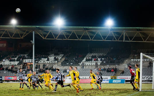 Bläddra bland fler bilder av Fotboll, Superettan, Landskrona BOIS - Ängelholm