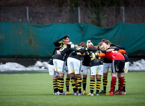 Jessy Sharro, AIK med sina lagkamrater