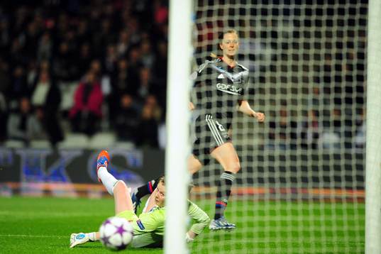 BUT DE Lotta SCHELIN -  13.04.2013 - Lyon / Juvisy  - 1/2