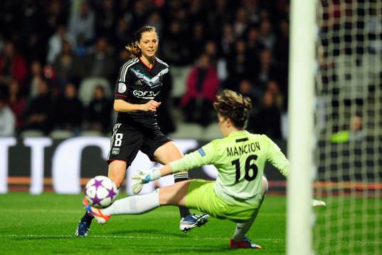 BUT DE Lotta SCHELIN -  13.04.2013 - Lyon / Juvisy  - 1/2