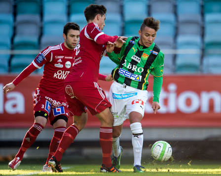 Malkolm Moenza, Gais