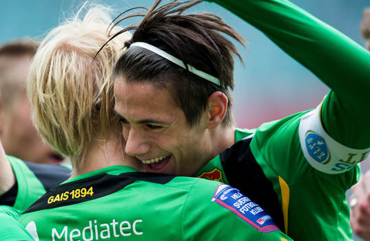 Mirza Mujcic, Gais, gratulerar Linus Tornblad
