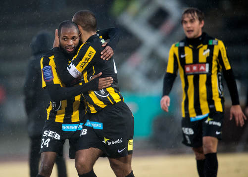 Rene Makondele, Häcken, kramas om av Mohammed Ali Khan
