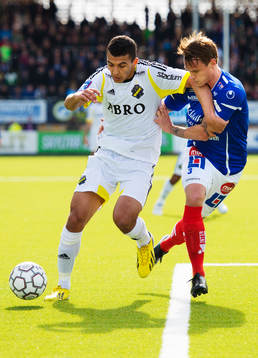 Nabil Bahoui, AIK, utmanas av Erik Moberg, Åtvidaberg