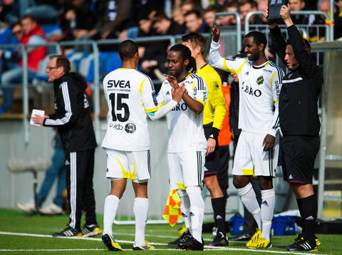 Robin Quaison byts ut och Martin Kayongo-Mutumba och Henok