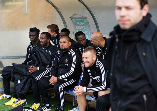Kwame Amponsah Karikari och Henok Goitom sitter längst