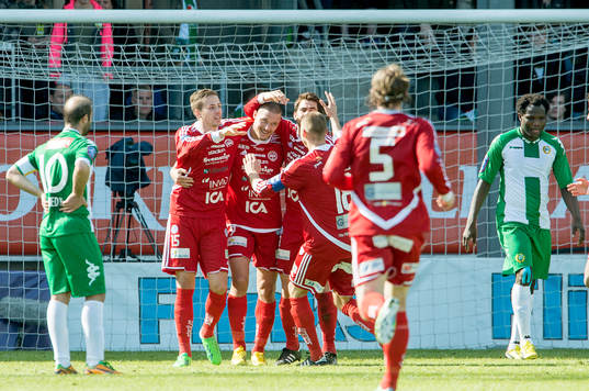 Kennedy Bakircioglu, Hammarby (vänster) deppar