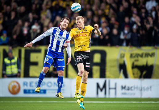Tobias Hysén, IFK Göteborg, i nickduell med Tom