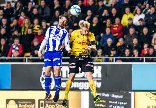 Nordin Gerzic, IFK Göteborg, i nickduell med Johan