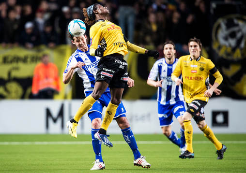 Mohamed Bangura, Elfsborg, i nickduell med Philip Haglund,