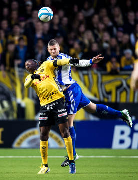 Mohamed Bangura, Elfsborg, i nickduell med Kjetil Waehler,
