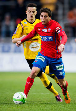 Haris Radetinac, Mjällby, jagar Alejandro Bedoya,