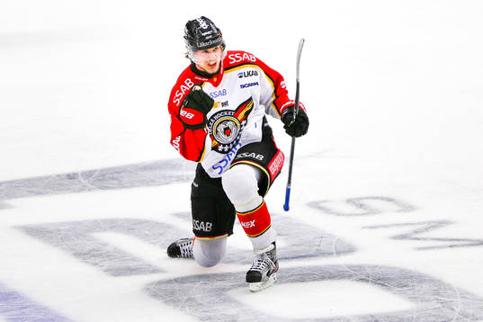 Luleås Daniel Gunnarsson jublar