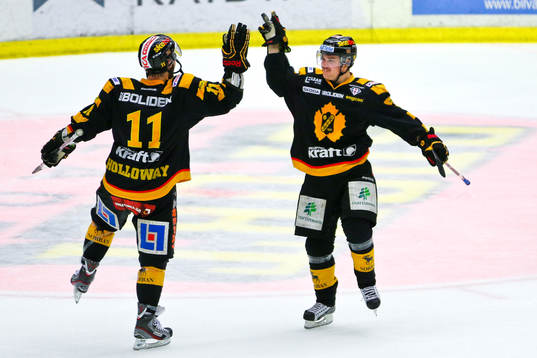 Viktor Arvidsson och Bud Holloway jublar