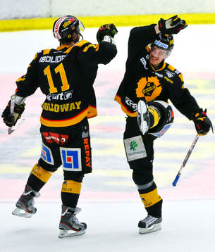 Viktor Arvidsson och Bud Holloway jublar