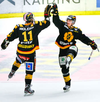Viktor Arvidsson och Bud Holloway jublar