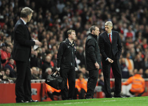 Football - Arsenal v Everton - Barclays Premier League  -