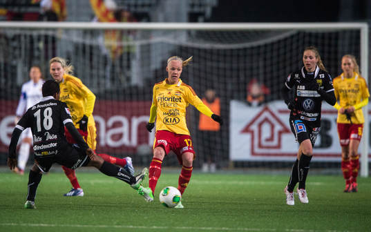 Caroline Seger, Tyresö spelar boll