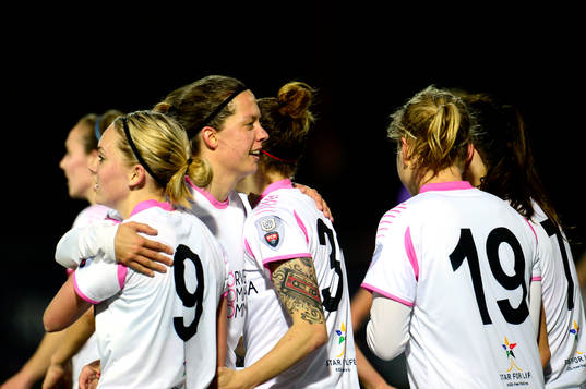 Anja Mittag, LdB FC Malmö kramas om av Lina Nilsson