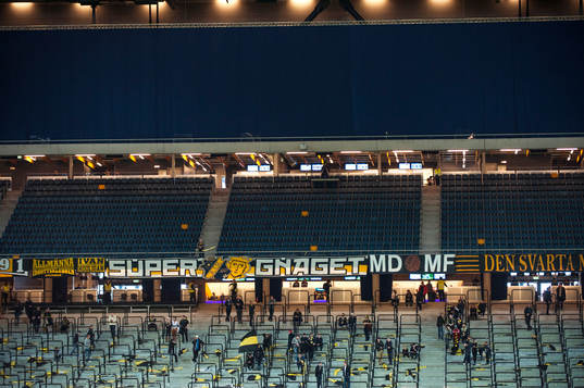 Övre läktarsektionen är avskärmad på Friends Arena