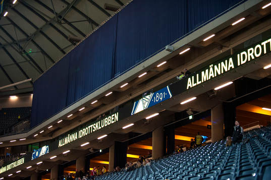 Övre läktarsektionen är avskärmad på Friends Arena