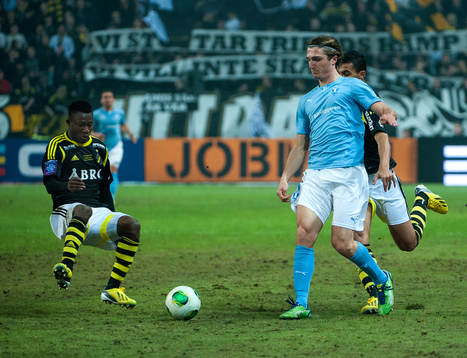 Ibrahim Moro, AIK och Dardan Rexhepi, Malmö, jagar boll