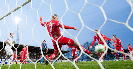 Antonio Rojas, Halmstad, nickar men Kristian Bergström,